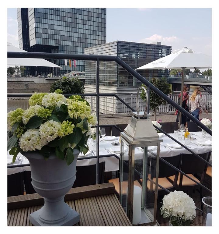 Riva Restaurant & Bar