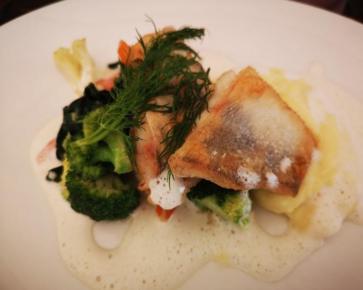 Riva Restaurant & Bar