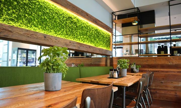 Little Green Rabbit - Unter den Linden