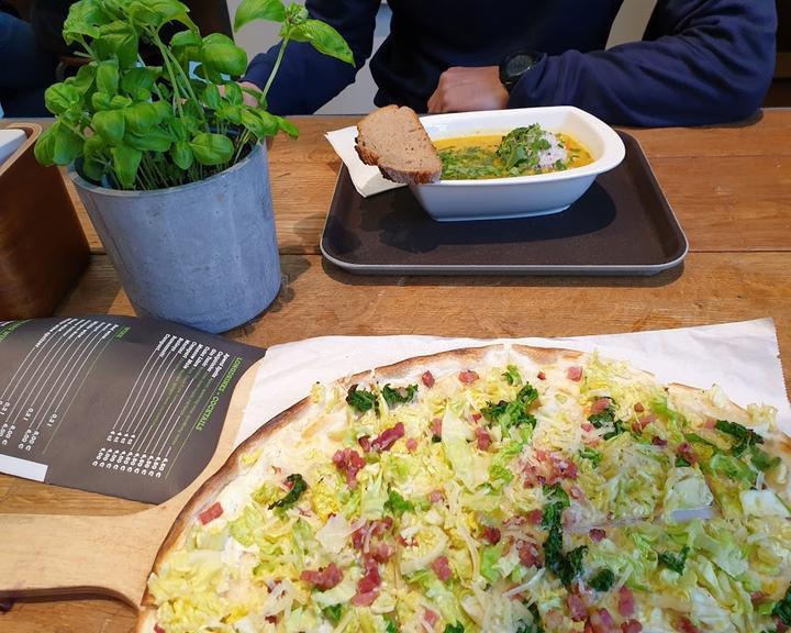 Little Green Rabbit - Unter den Linden