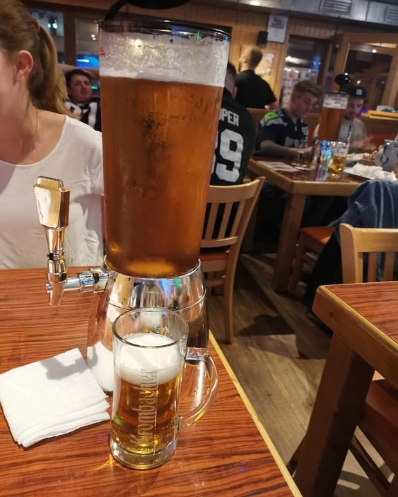 Hooters American Sports Bar