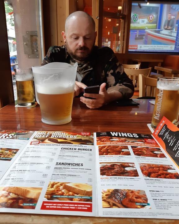 Hooters American Sports Bar