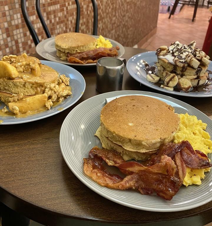 Tommy's Pancakes and Bistro