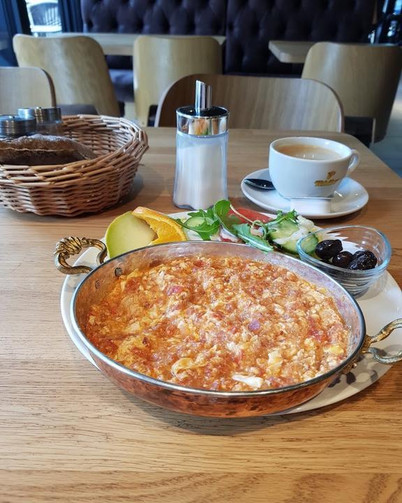 Lumoss Cafe & More