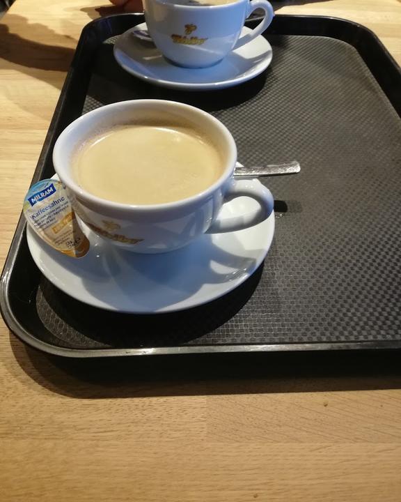 Lumoss Cafe & More