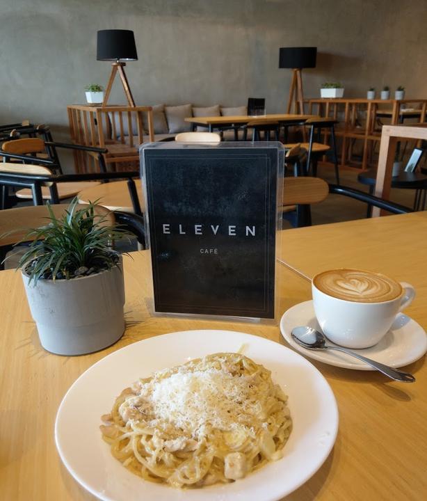 Eleven Cafe & Bar