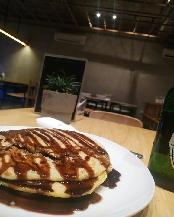Eleven Cafe & Bar