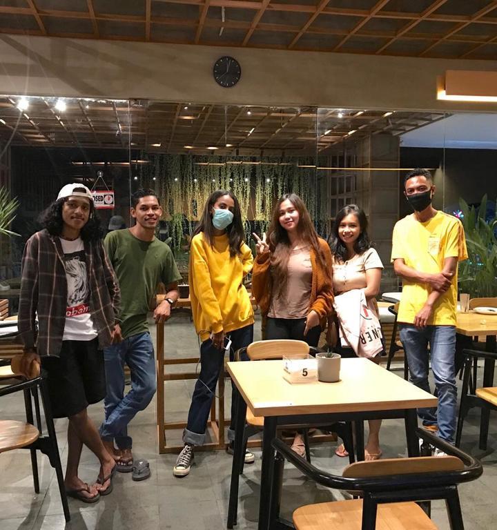 Eleven Cafe & Bar