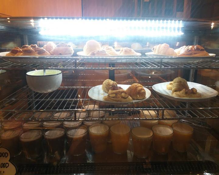 Eleven Cafe & Bar