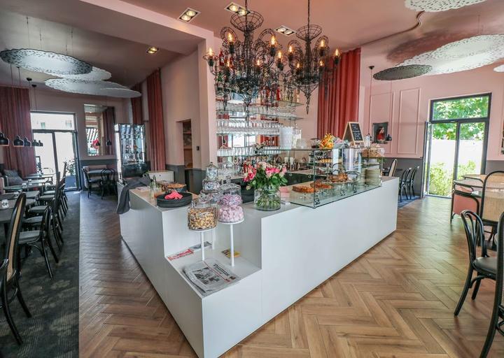 Sylvie's Café