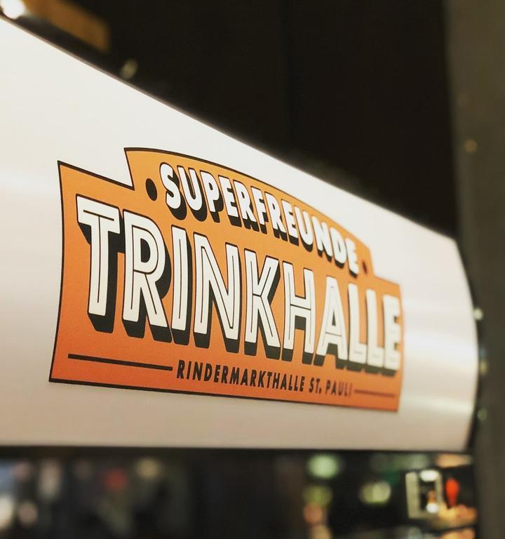 SUPERFREUNDE Trinkhalle