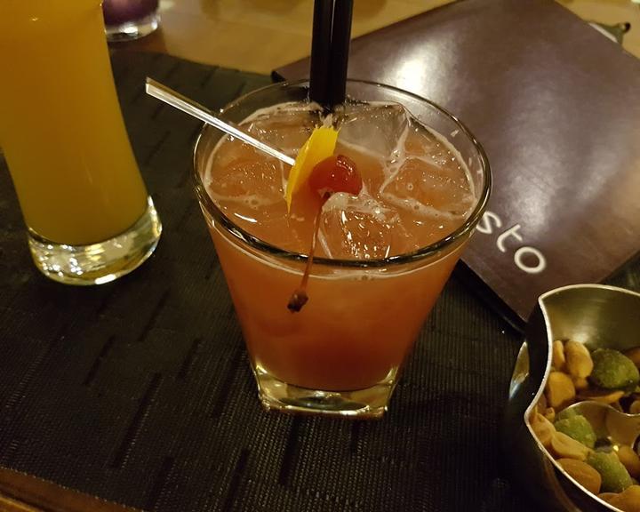 Listo Lounge
