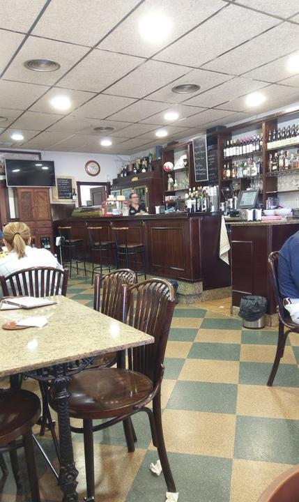 Bodega Vinos y Tapas