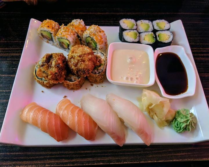 Sashimi Sushi Lounge