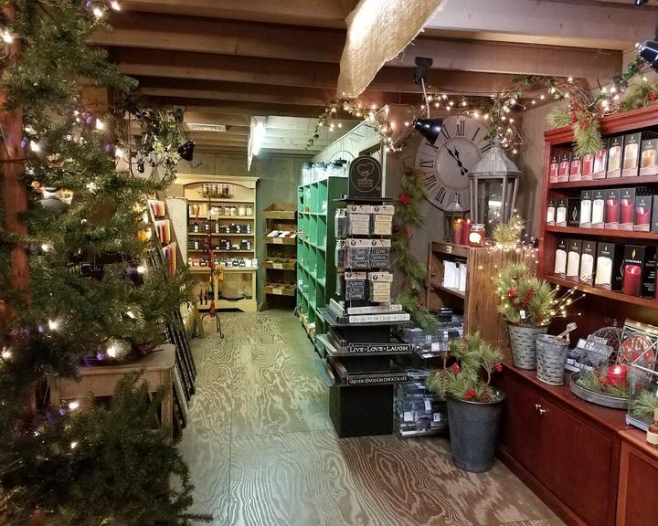 Kitchen & Bar