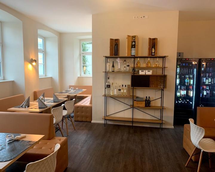 SuRiu Modern Eatery