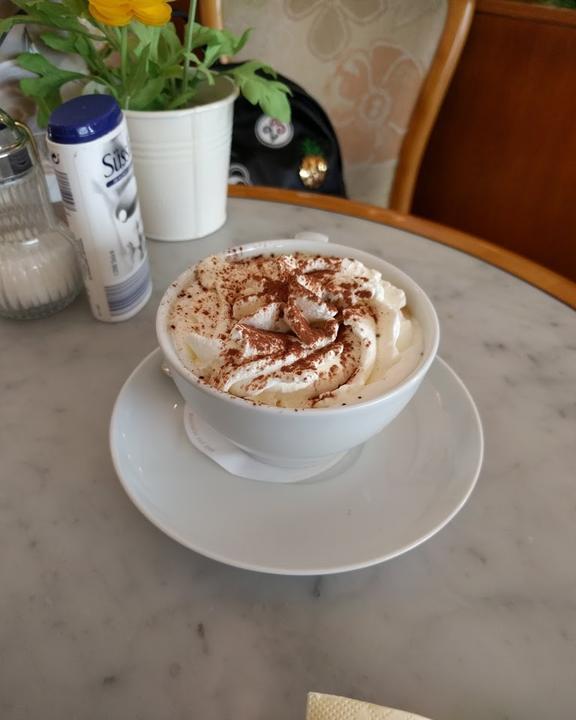 Cafe Lolo