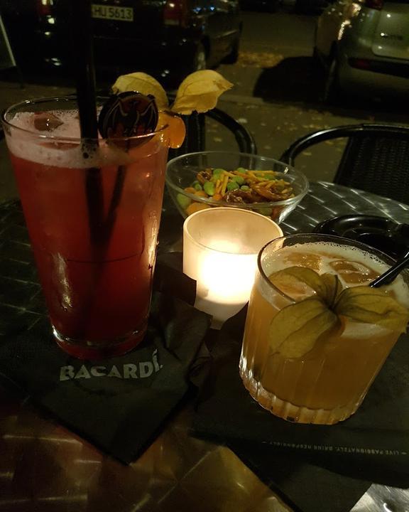 Friends Cocktailbar