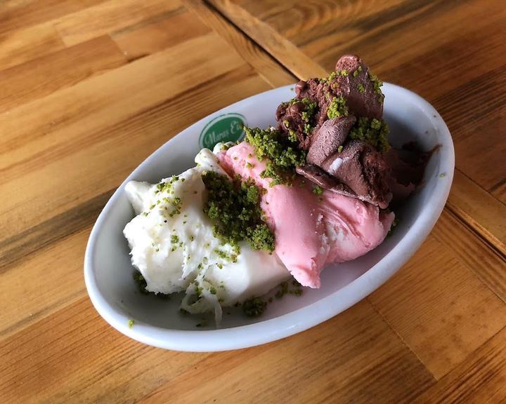 Maras Eis Fruhstuckshaus