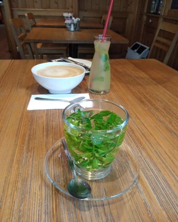 Le Bistro 66