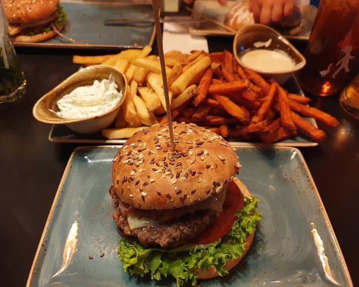 Hans im Gluck Burgergrill and Bar
