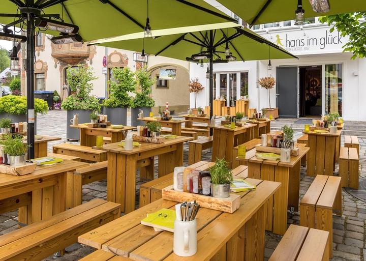 Hans im Gluck Burgergrill and Bar