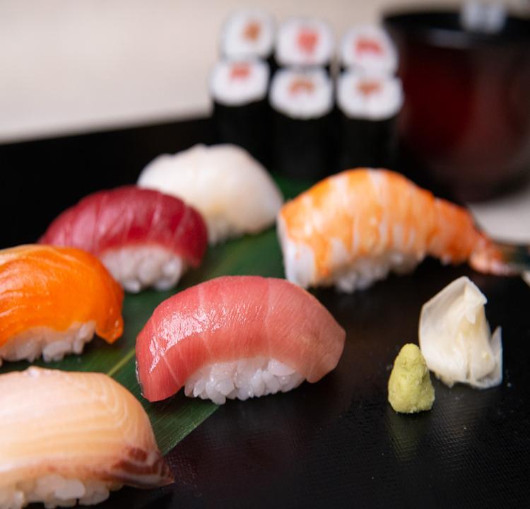 MOTOMURA Premium Sushi