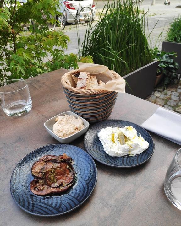 Mezze Bar by MontRaw