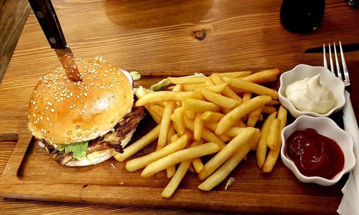 St. Pauli Burger & Noodlehouse