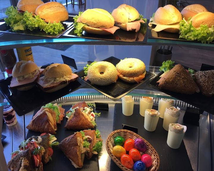 Fun-Food Factory Cafe