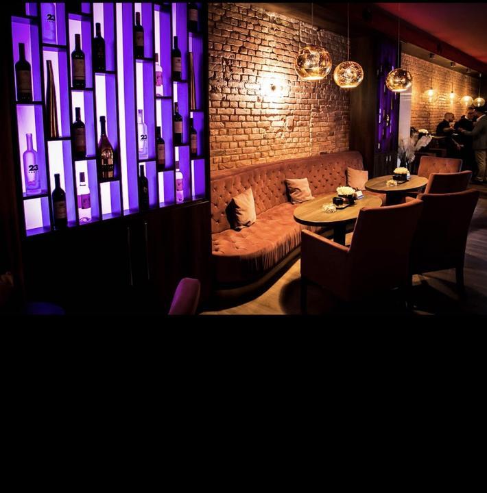 Nineties Shisha-Bar-Lounge