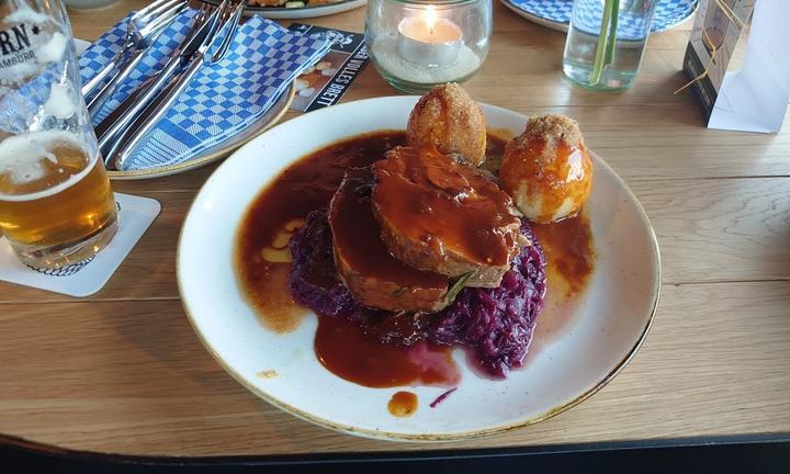 Dolden Madel Braugasthaus
