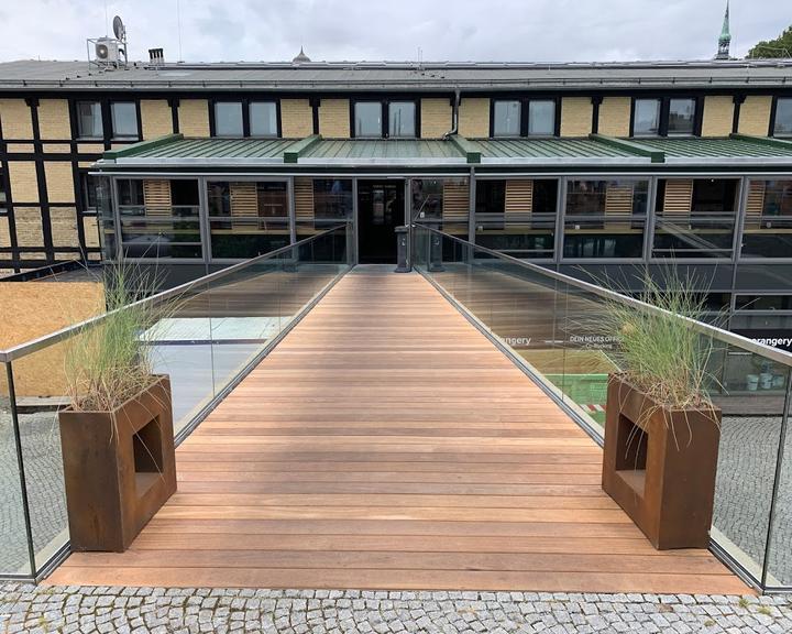 Dolden Madel Braugasthaus