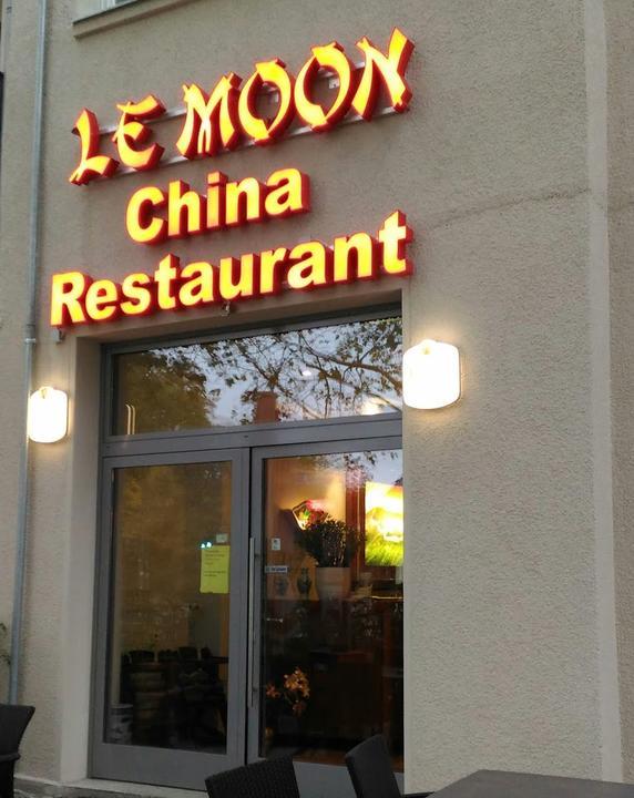 Le Moon