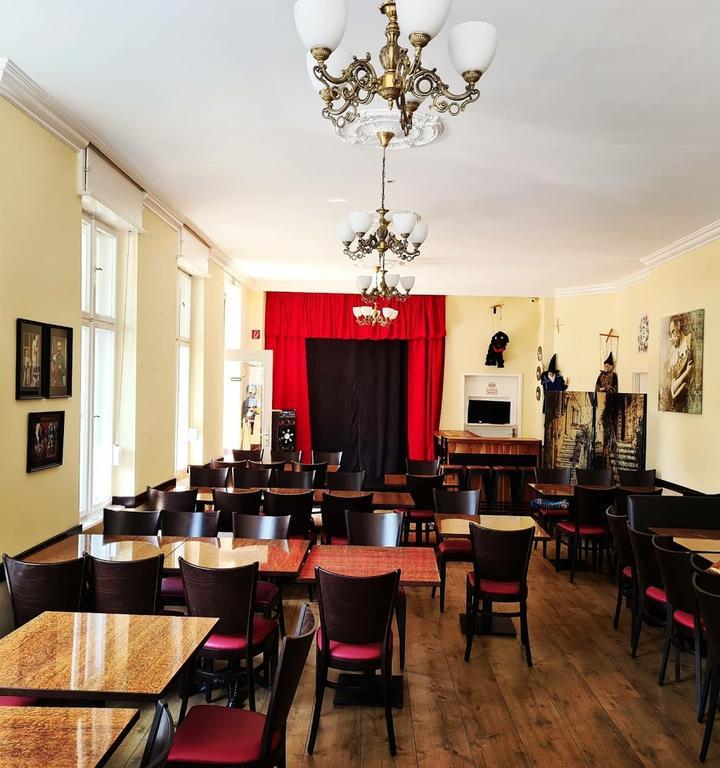 Puppen Cafe