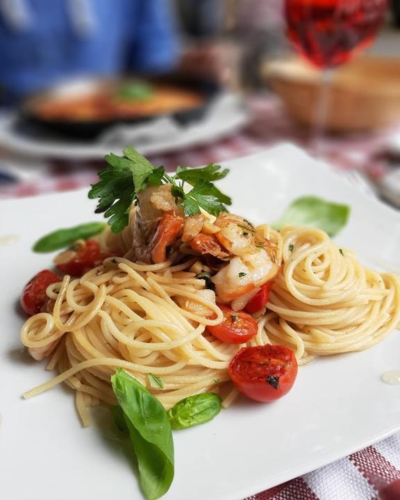 Momenti Di Vini Salumeria & Enoteca