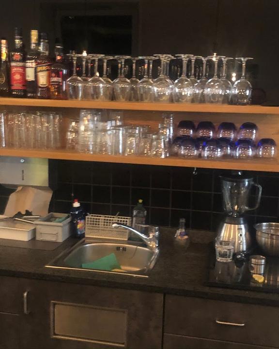 Momenti Di Vini Salumeria & Enoteca
