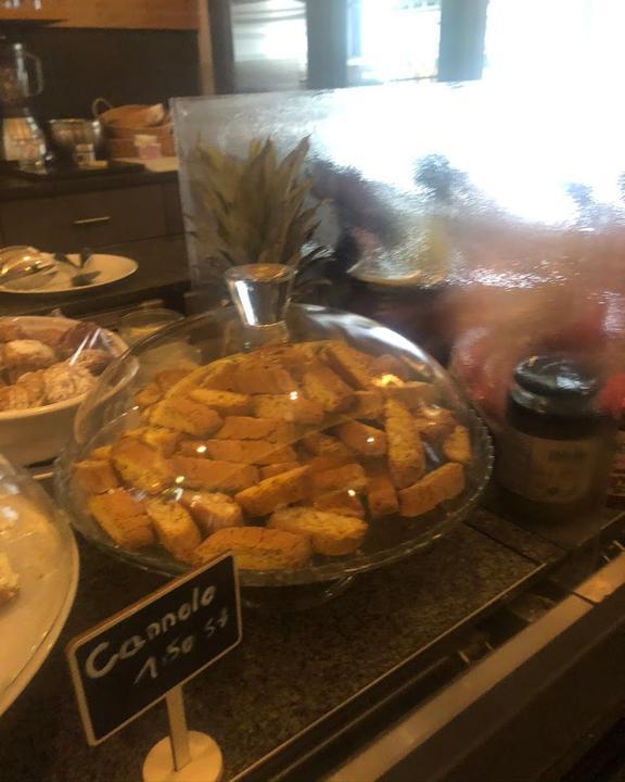 Momenti Di Vini Salumeria & Enoteca