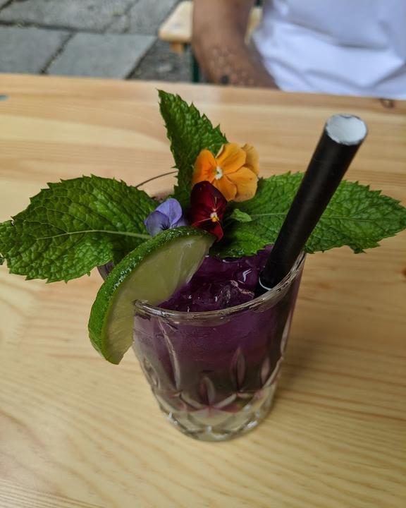 Charme Thai Bistrot Cafe