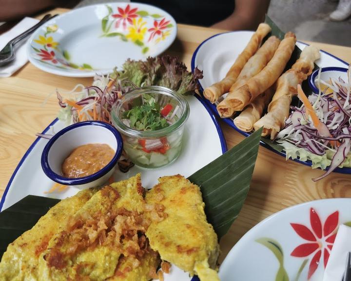Charme Thai Bistrot Cafe