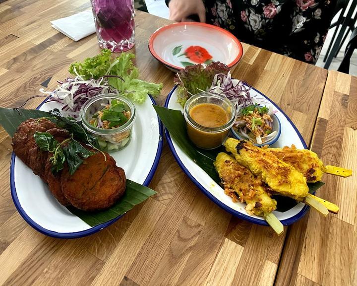 Charme Thai Bistrot Cafe