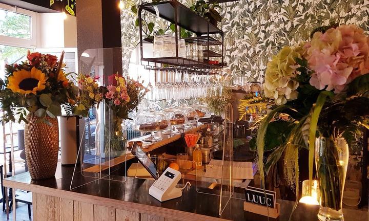 LUUC Café Deli Wein