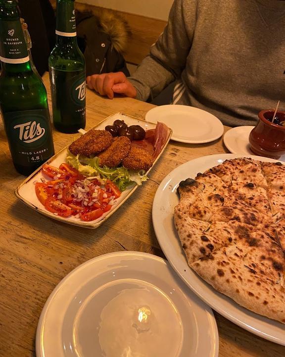 Henry Likes Pizza