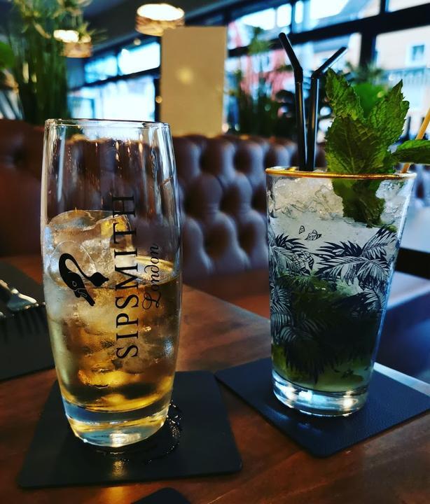 Midpoint Bar & Restaurant