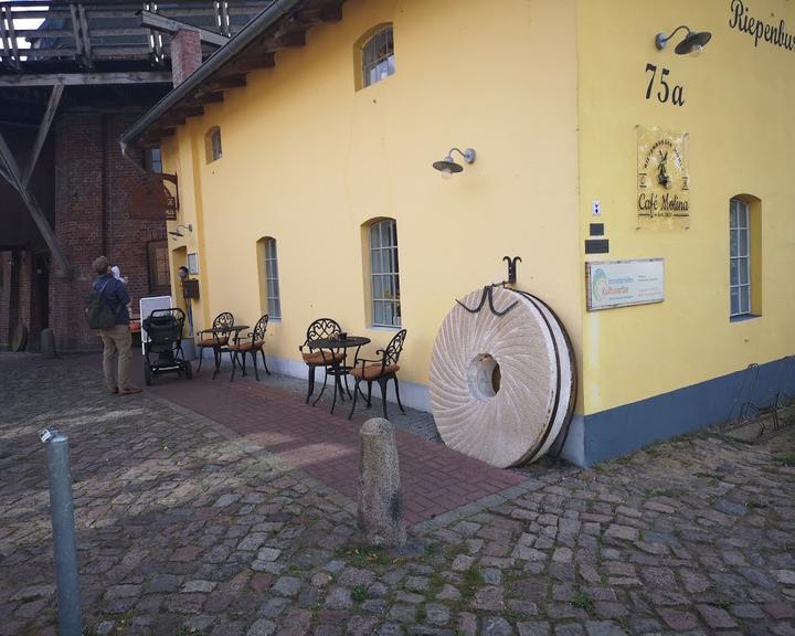 Cafe Molina