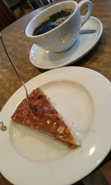 Tchibo Filiale mit Kaffee Bar