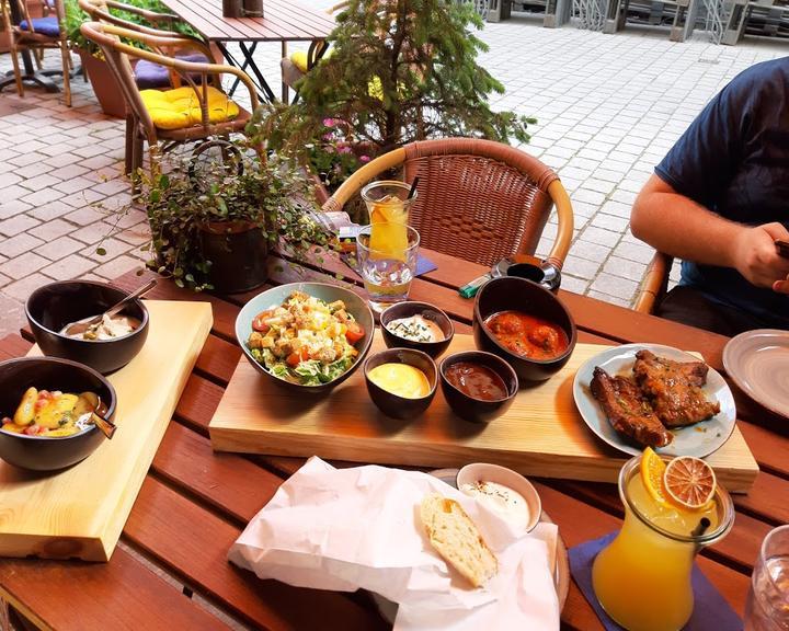 Taparazzi Restaurant