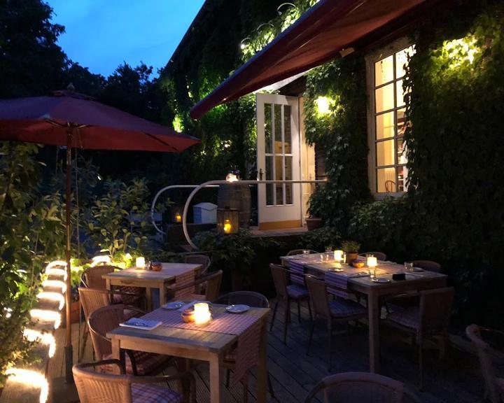Country Kitchen