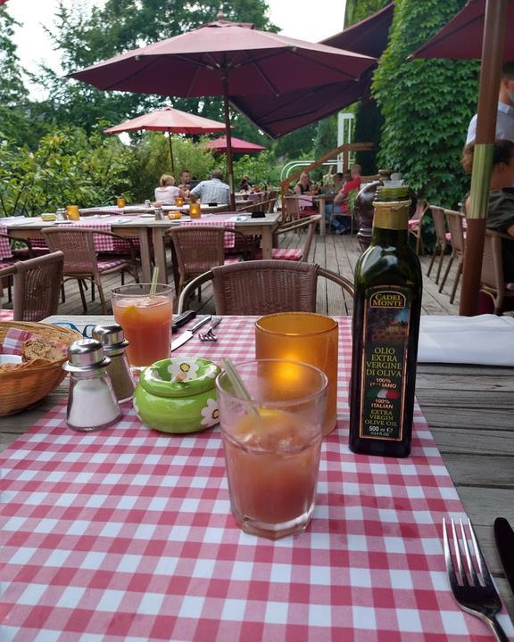 Country Kitchen