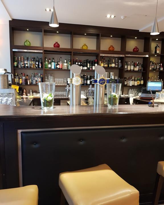 Trevor's Restaurant & Bar